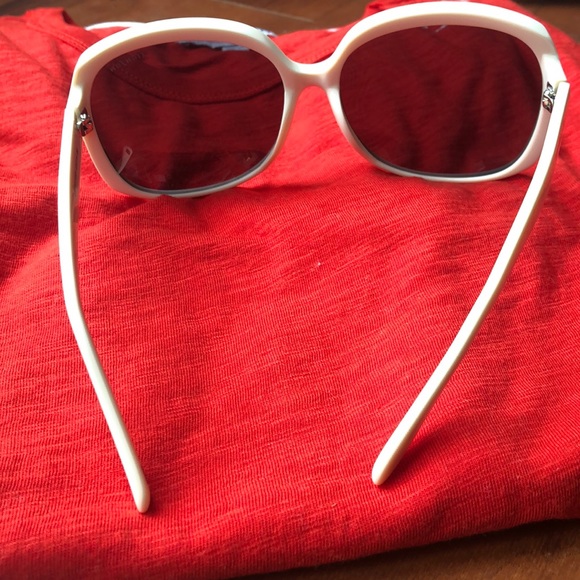 NEW OFF WHITE LIANSAN POLARIZED OVERSIZED SUNG… - Picture 6 of 8